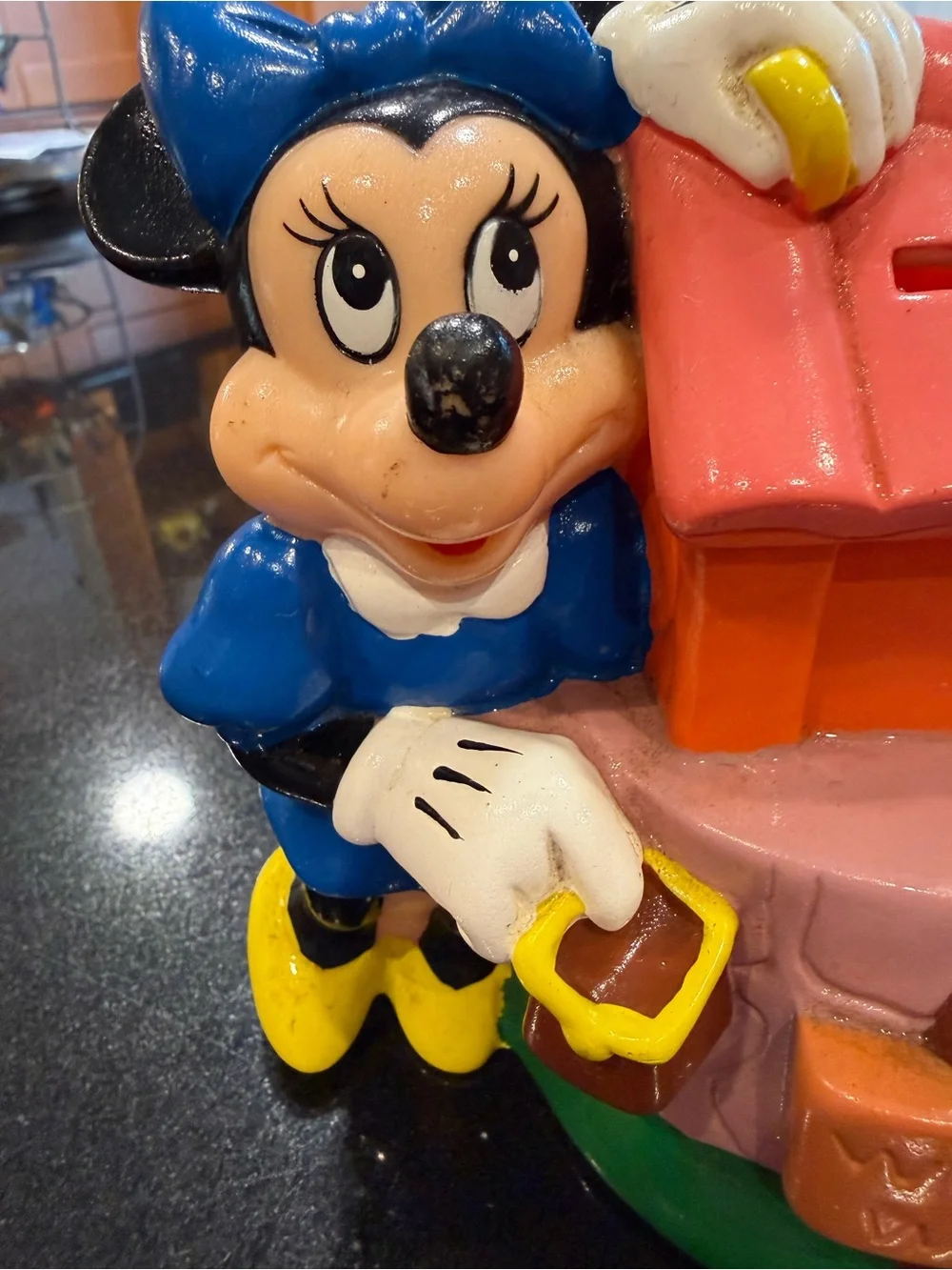 Disney Minnie Mouse vintage Figure Wishing Well Bank